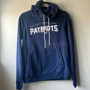 Nike Patriots Women’s Funnel Neck Sweatshirt Size Medium